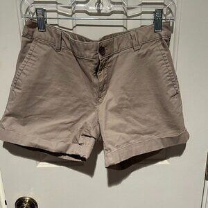 Banana Republic City Chino Shorts, Size 2 – Classic & Versatile Style